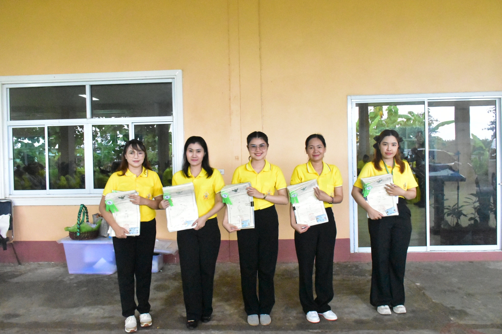 title - วันที่ 15 กรกฎาคม 2567 ร้อยเอกธรรมนัส พรหมเผ่า รัฐมนตรีว่าการกระทรวงเกษตรและสหกรณ์ เปิดงานโครงการมอบโฉนดเพื่อการเกษตร 72,000 ฉบับ เฉลิมพระเกียรติพระบาทสมเด็จพระเจ้าอยู่หัว เนื่องในโอกาสพระราชพิธีมหามงคลเฉลิมพระชนมพรรษา 6 รอบ 28 กรกฎาคม 2567